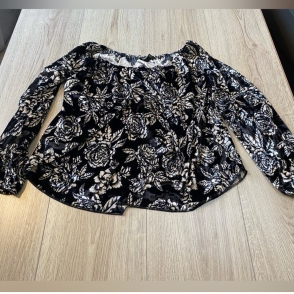 Lucky Brand Black and White Ruffled Long Sleeve Blouse